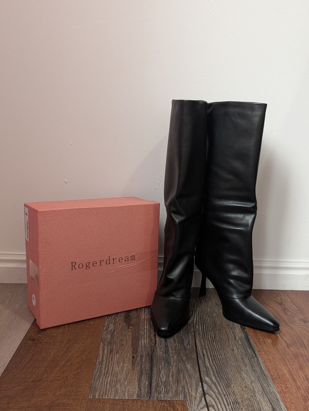 New Rogerdream Black Pointed Toe Knee-High Stiletto Boots – Size 8 (NIB)